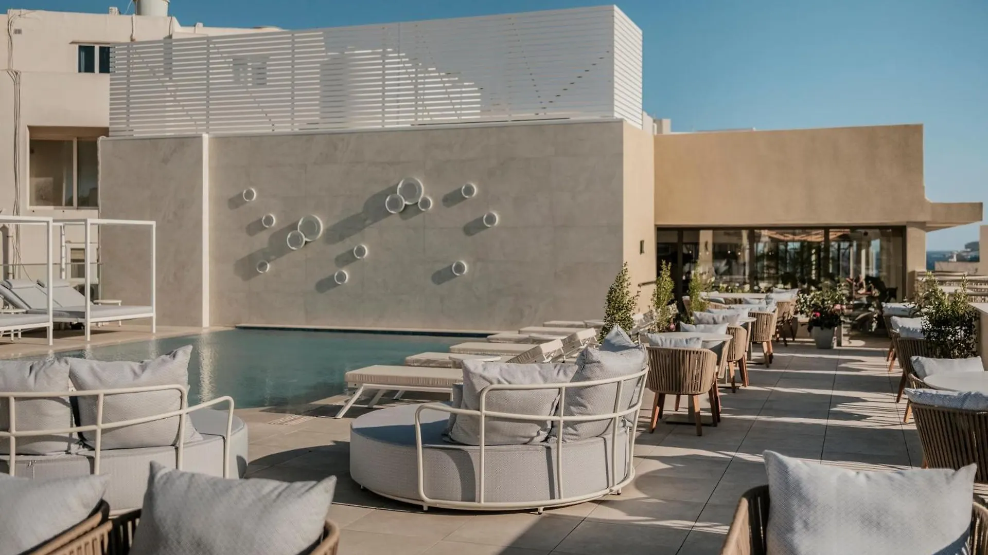 Courtyard By Marriott Sliema Hotel