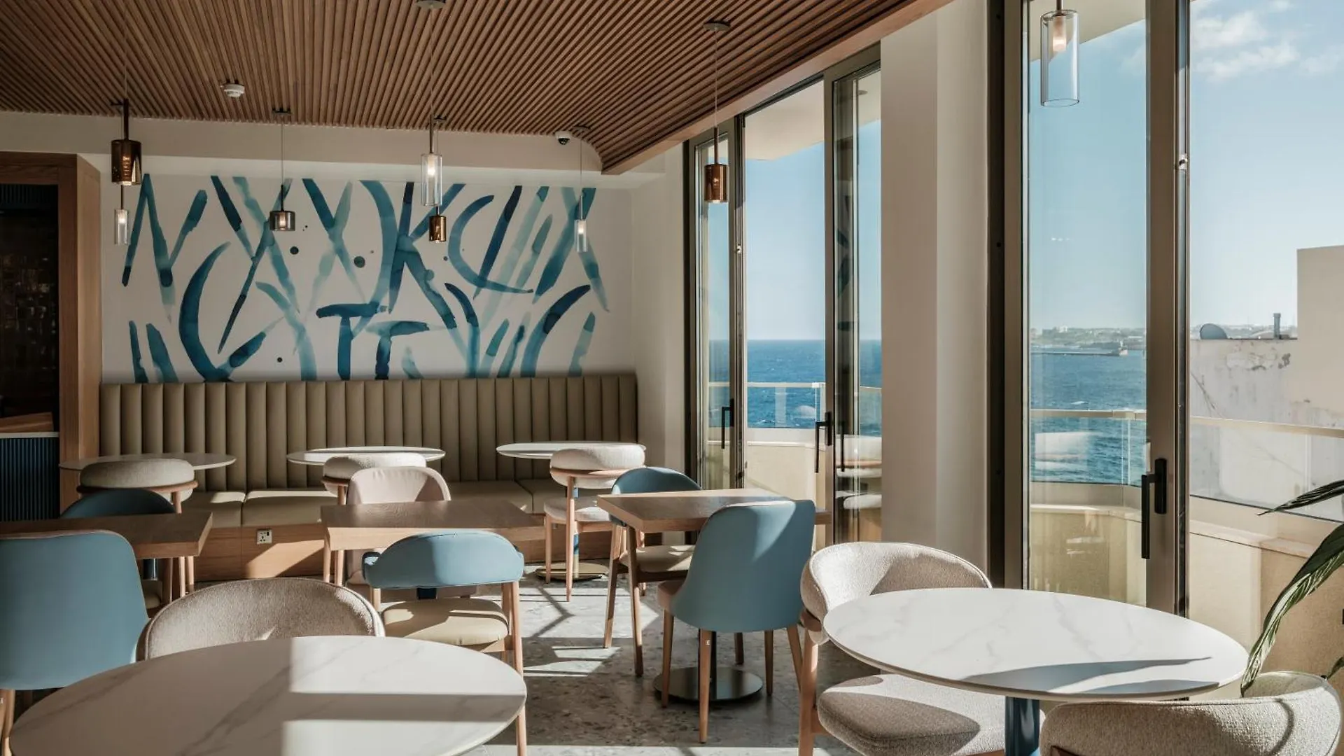 Courtyard By Marriott Sliema Hotel 4*,